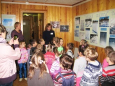Маленькие гости - воспитанники детского сада Мишутка