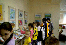 дети на открытии выставки